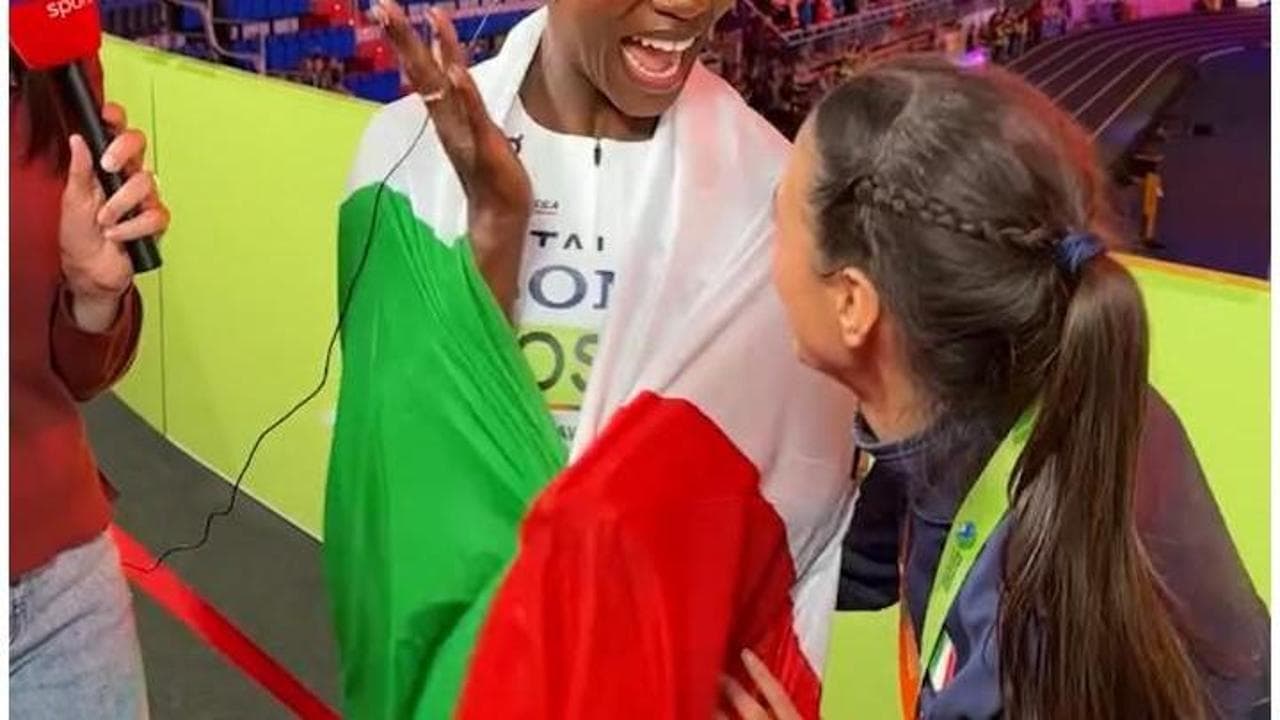 Zaynab Dosso e Nadia Battocletti, azzurre d'oro: l'abbraccio ai Mondiali di atletica indoor