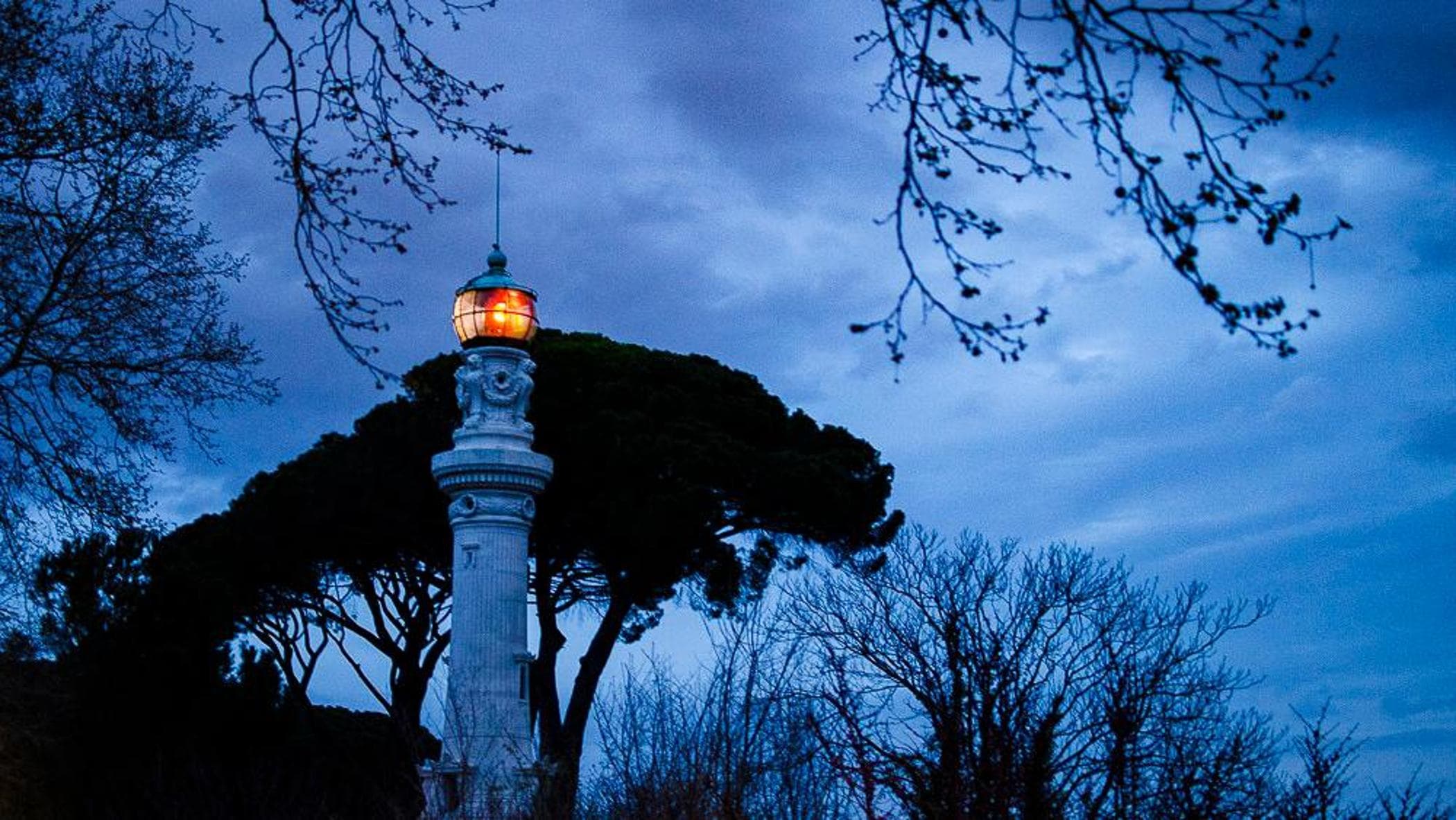 Roma, Arjantin'deki darbeden 50 yıl sonra kayıplar için Janiculum deniz fenerini yakıyor