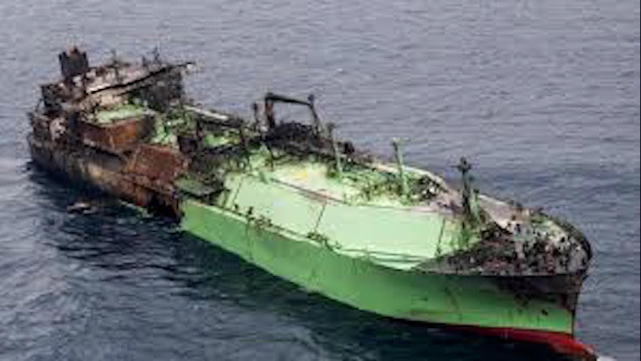 Petroliera russa alla deriva: le ultime immagini di Sea-Watch