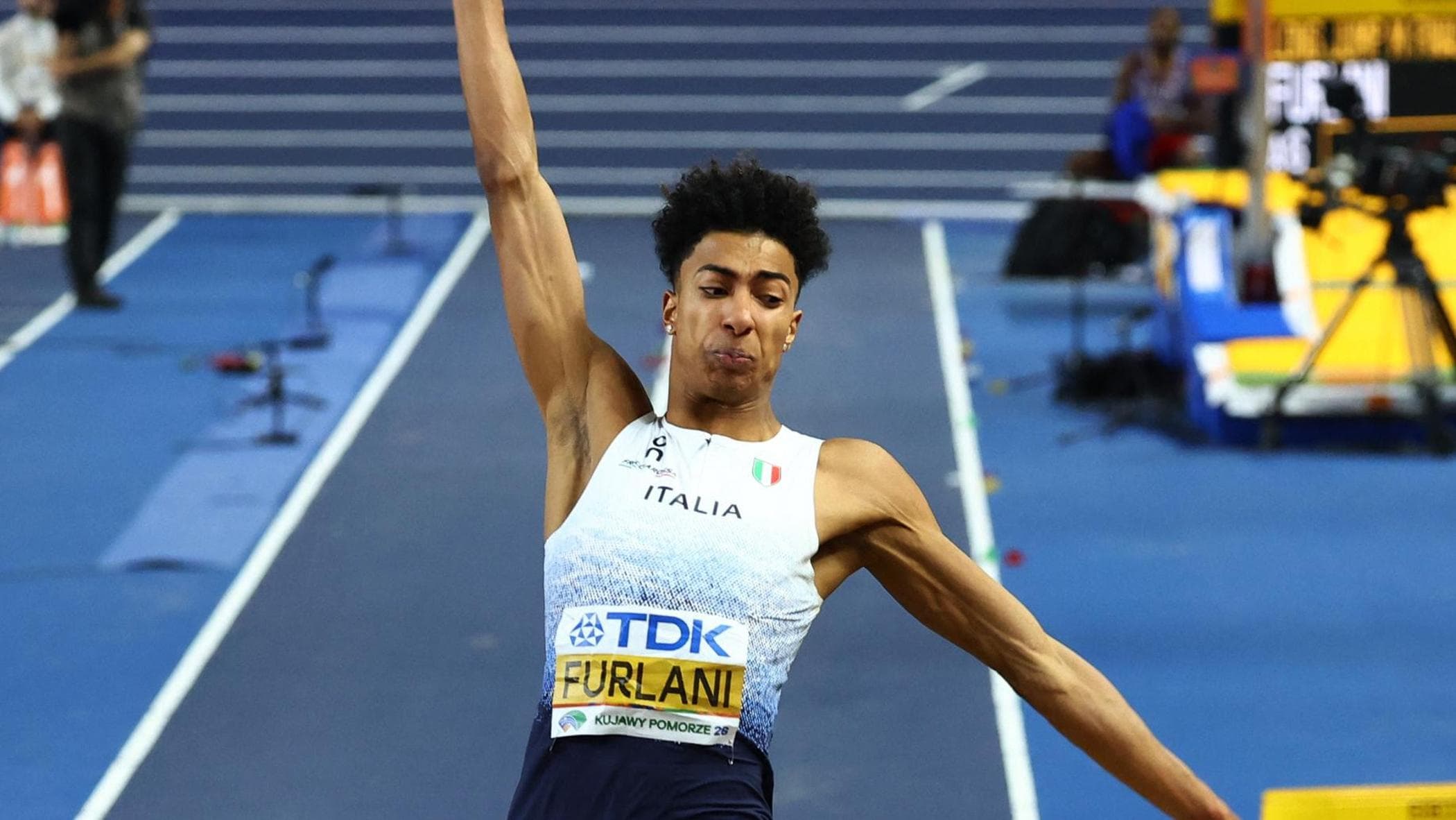 Mattia Furlani argento nel salto in lungo ai Mondiali di atletica indoor: 8,39 al 5° tentativo