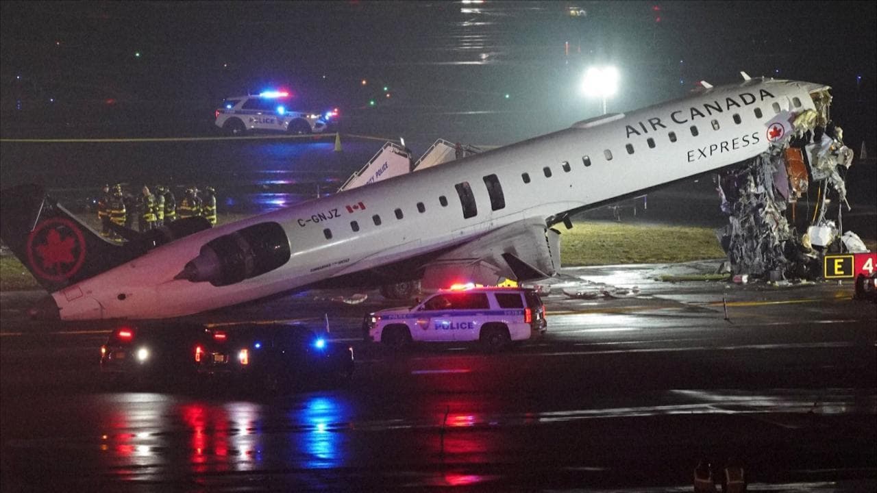 "Stop, stop, stop!": le grida dalla torre di controllo di LaGuardia prima dell'incidente