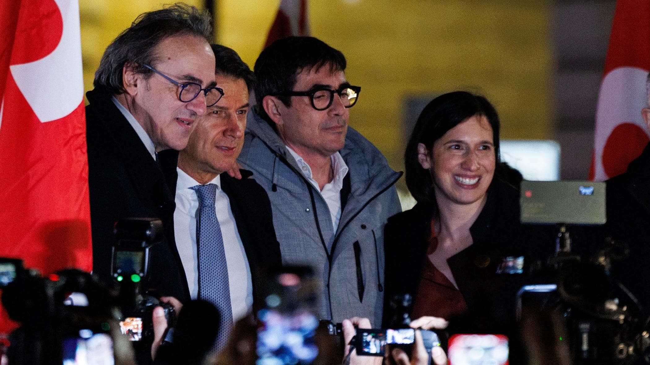 Comincia la campagna per la leadership a sinistra