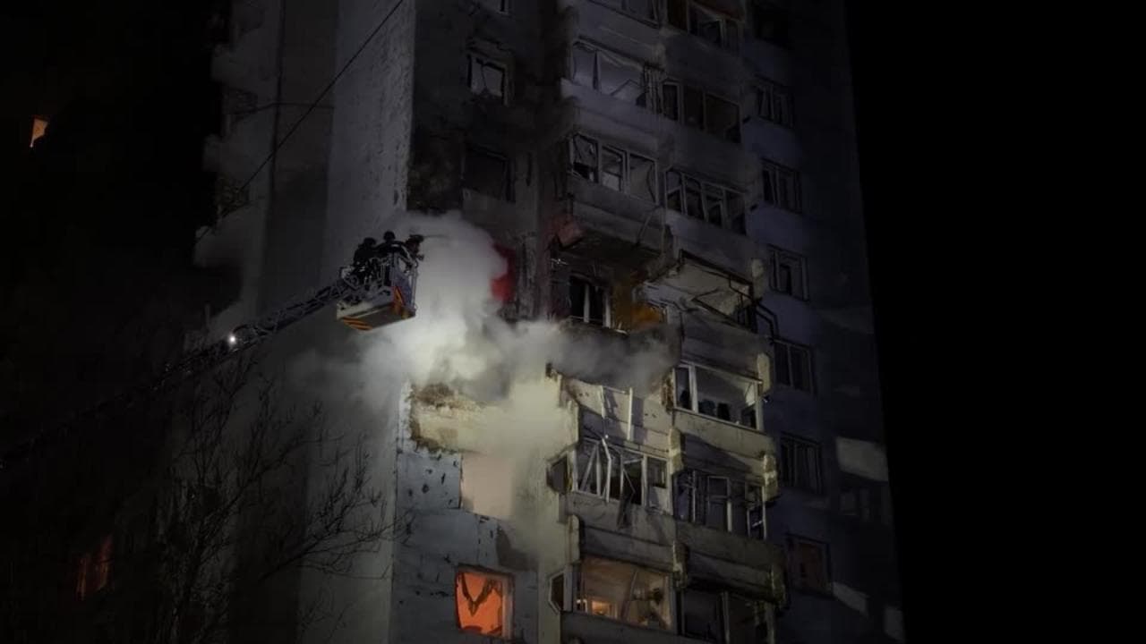 Ucraina, la Russia attacca con droni e missili. Un morto e cinque feriti a Zaporizhzhia