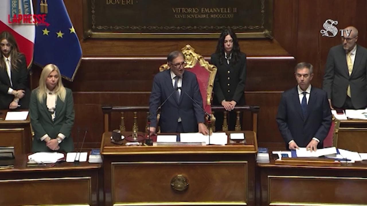 Umberto Bossi, la commemorazione di La Russa in Senato: "Mio indimenticato amico"