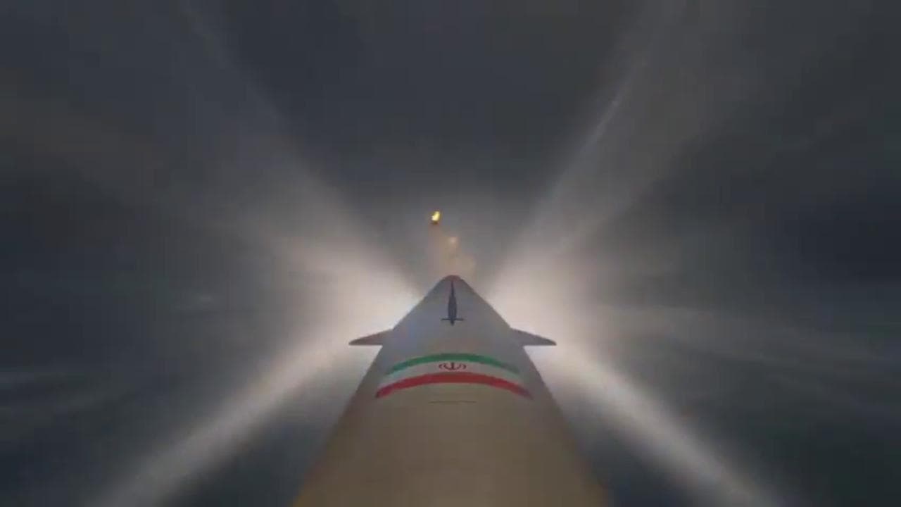 Il video di propaganda iraniana generato con l'AI: un missile colpisce la Statua della Libertà
