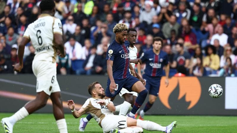 Francia, la Lega dice sì al Psg: rinviata la sfida con il Lens