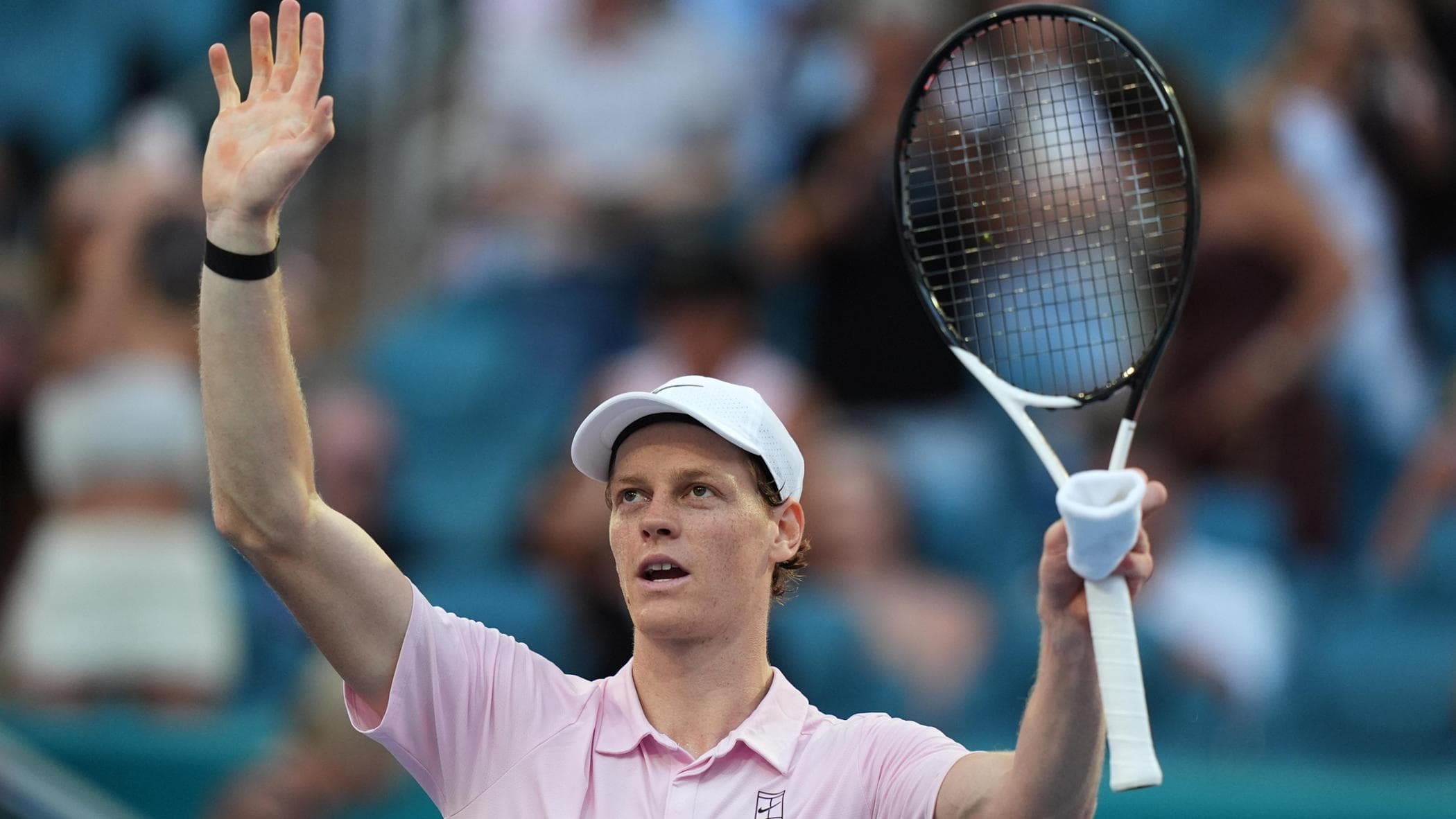 Sinner travolge Tiafoe con 14 ace: 6-2 6-2, è in semifinale a Miami