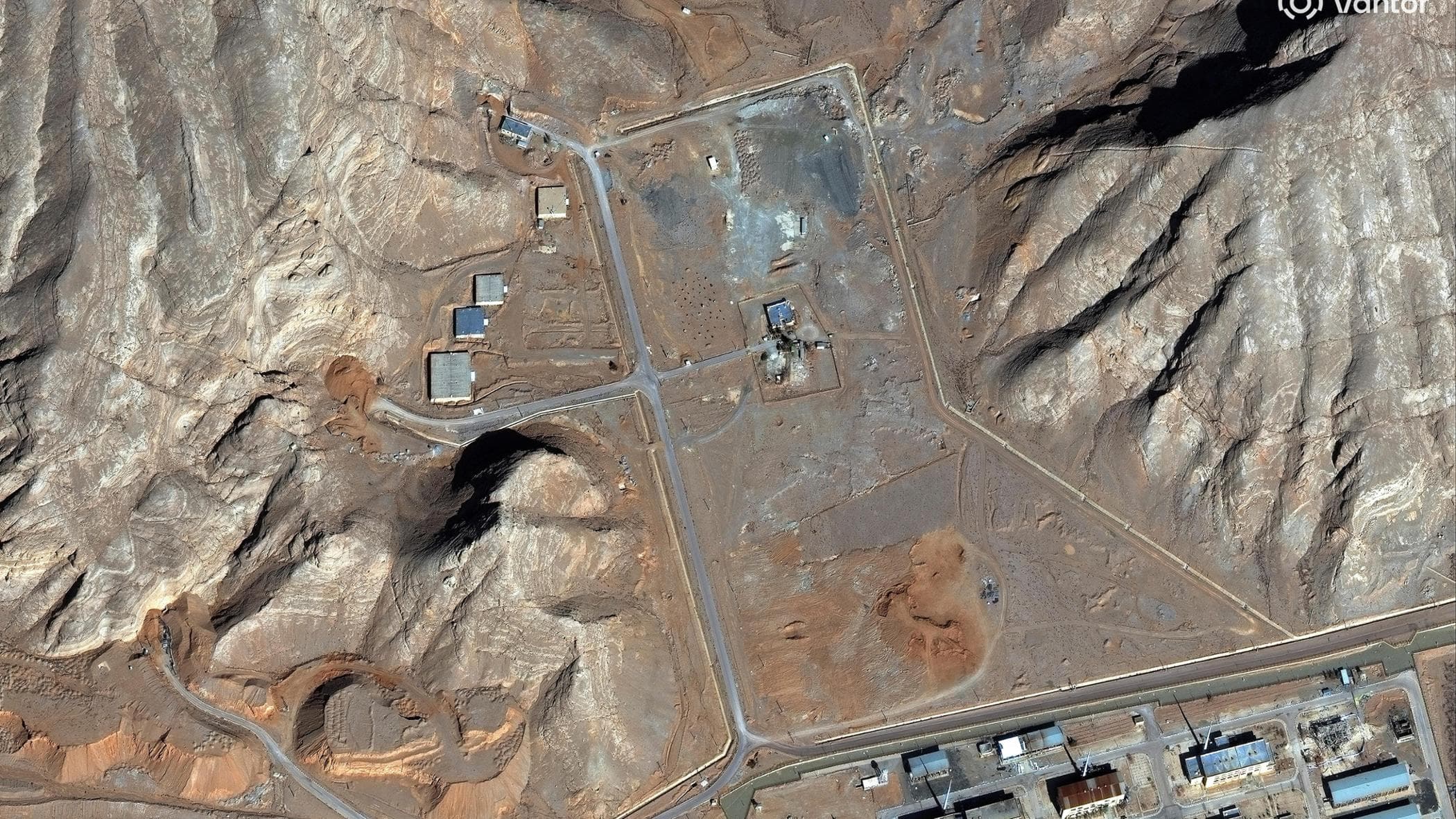 In Iran i pasdaran premono per la bomba nucleare: “Sarebbe una garanzia di sicurezza”