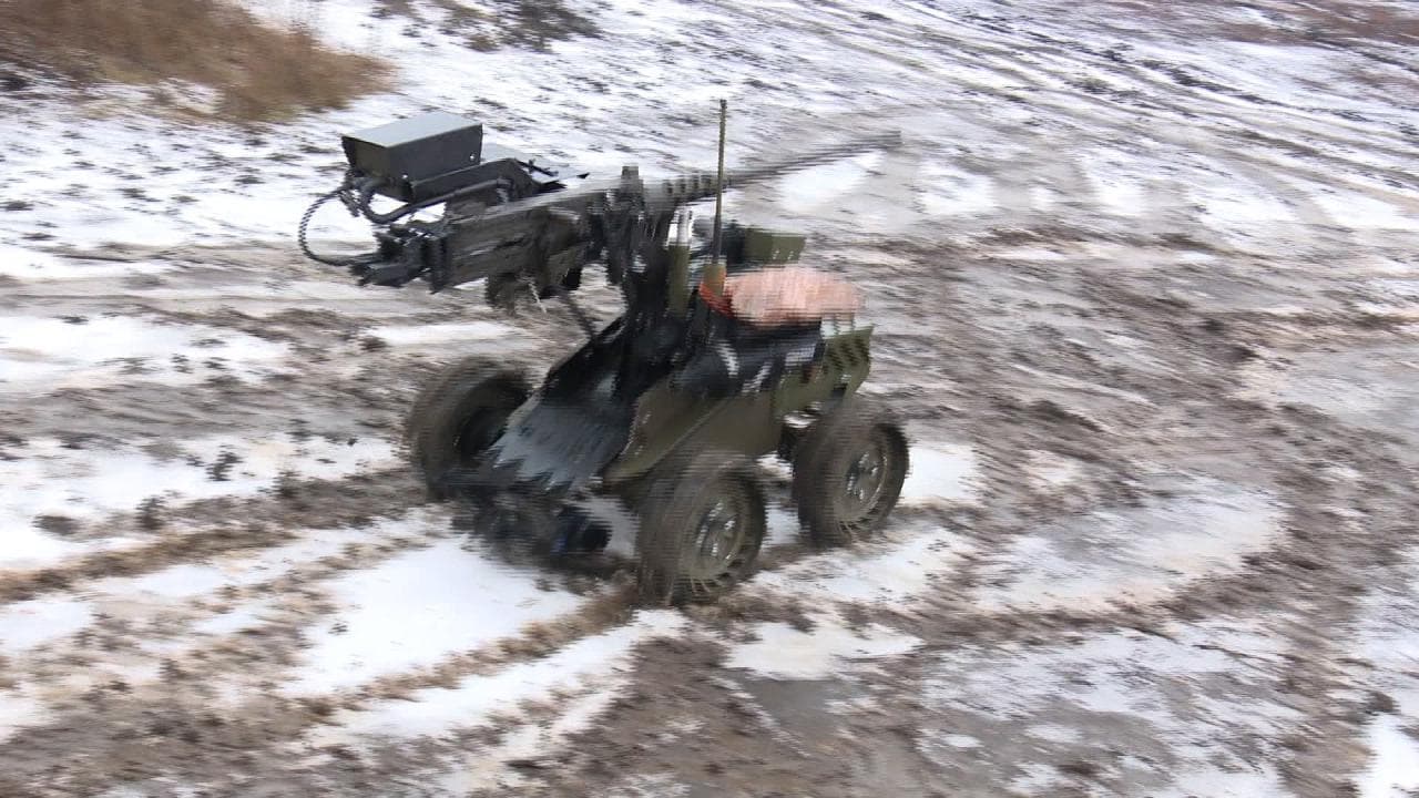 Ucraina: D-21-12R, il robot terrestre con artiglieria pesante per proteggere le truppe