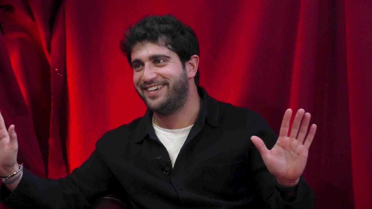 Il comico Vittorio Pettinato: "Ho 500mila followers, ma la fama è arrivata... con Gualtieri e cestò"