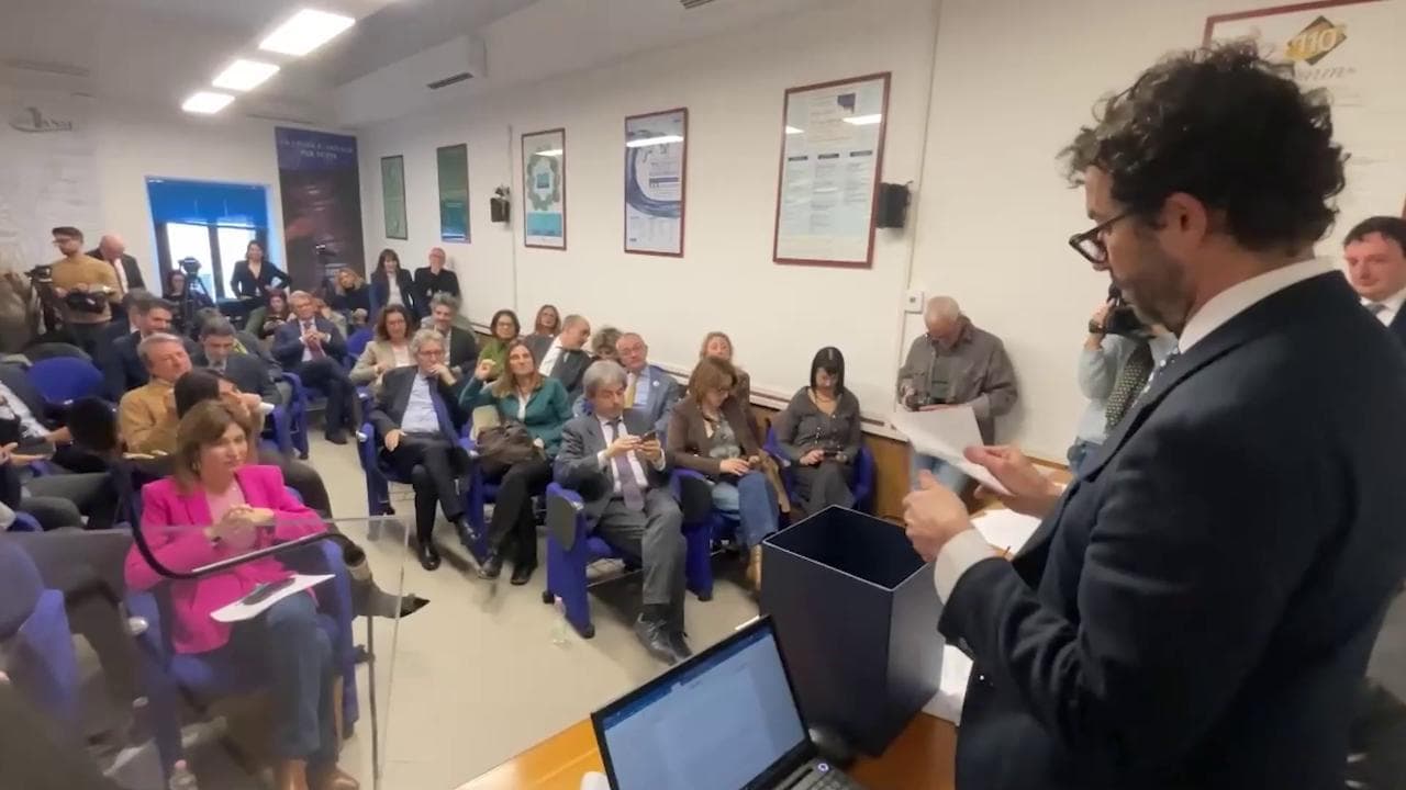 Giustizia, Tango eletto presidente dell’Anm: applausi e abbracci dopo la votazione