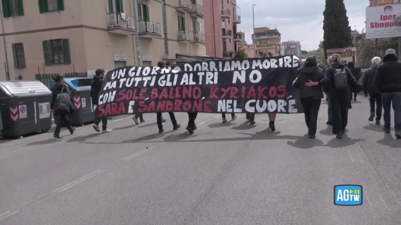 Roma, al Quarticciolo corteo degli anarchici per Ardizzone e Mercogliano