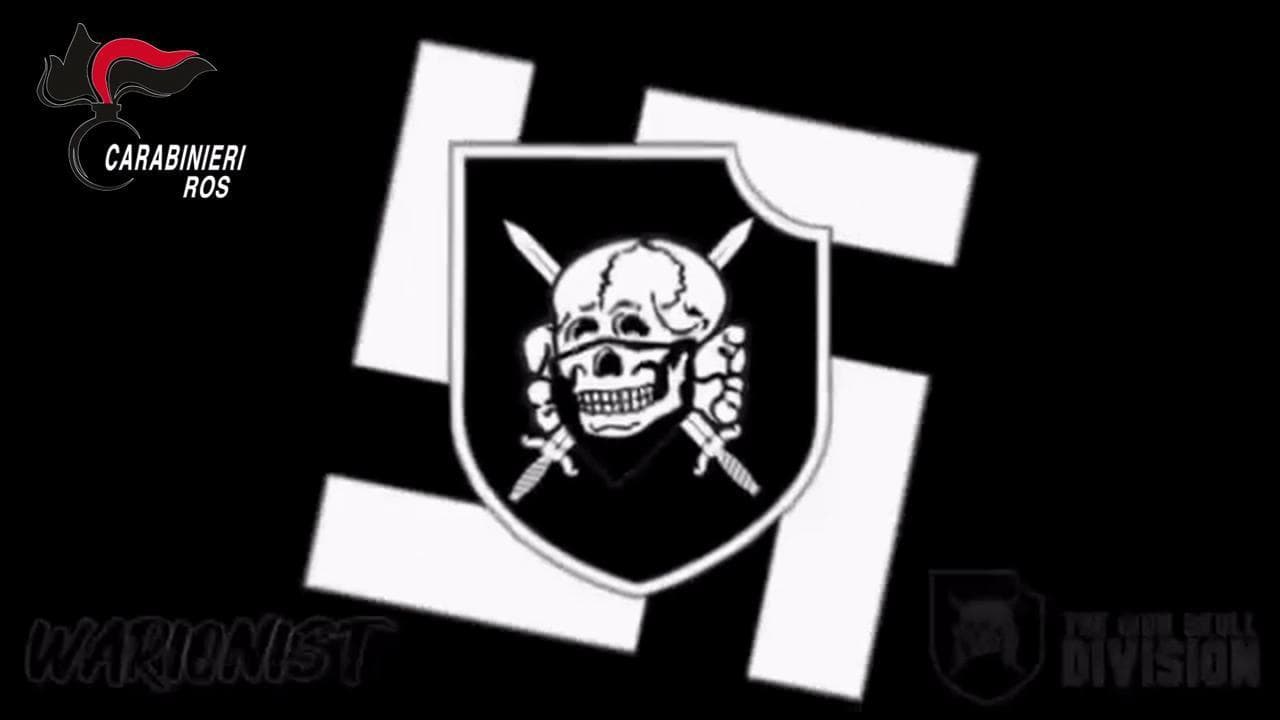 Terrorismo, arrestato 17enne: sequestrati video neonazisti e guide per costruire armi