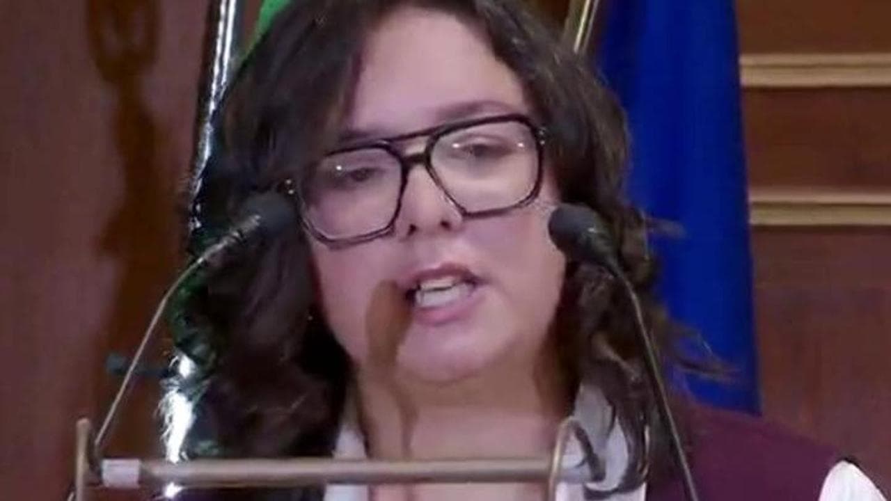 Tessera elettorale con soli tre timbri, la rappresentante studenti: "Questo Paese impedisce ai fuorisede di votare"