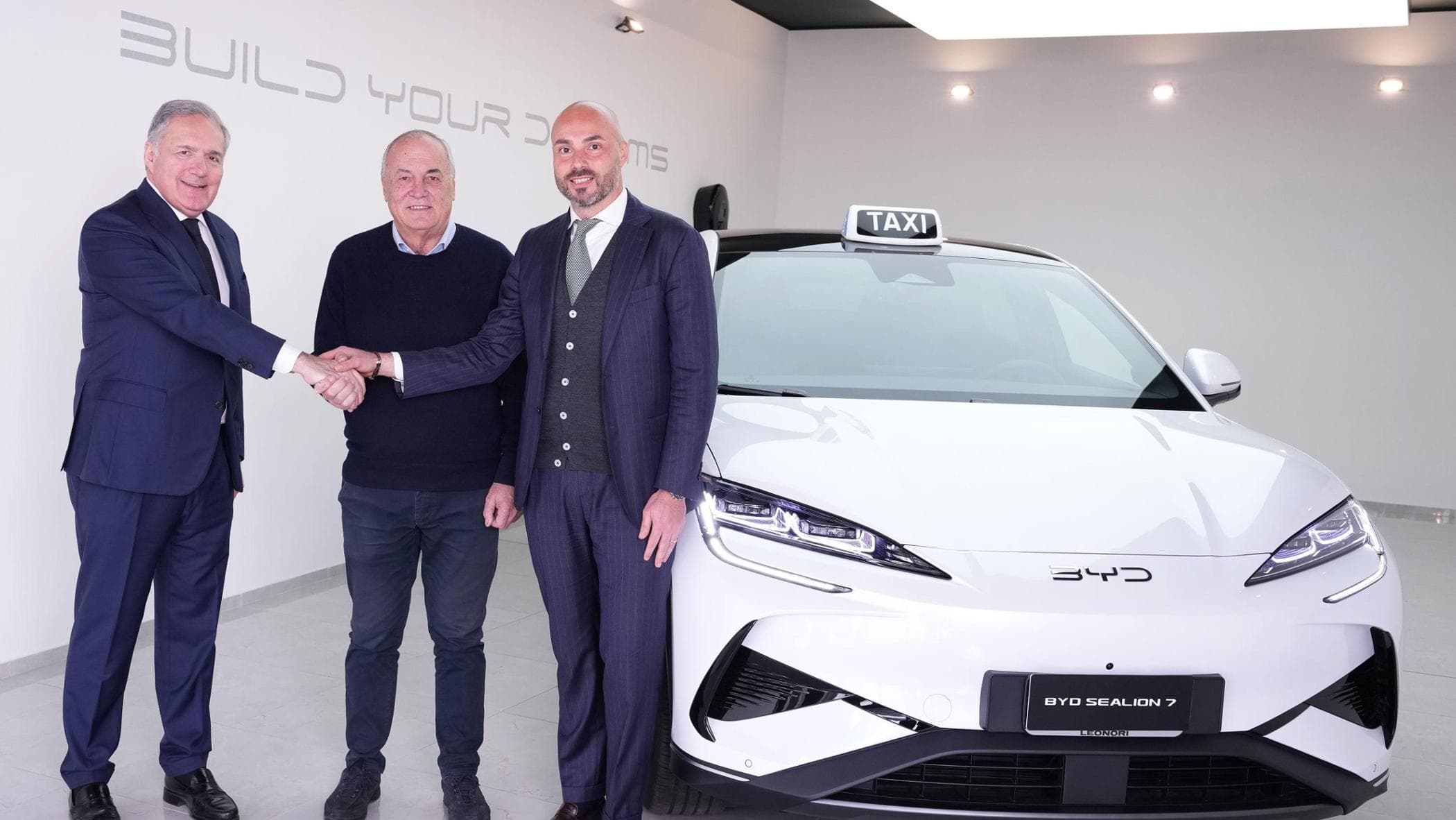 ItTaxi uygulaması Byd arabalarına biniyor