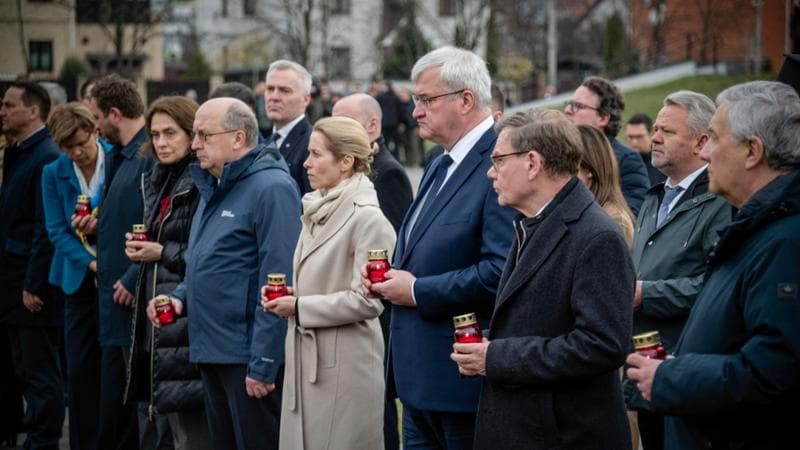 Guerra Ucraina-Russia, le news. I ministri Ue a Bucha: “Onoriamo la memoria delle vittime”