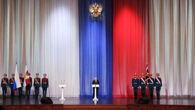 Mosca, 27 marzo: Vladimir Putin celebra il decimo anniversario della Guardia nazionale