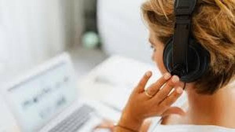 Telemarketing, nel dl Bollette stop a chiamate per luce e gas: cosa cambia