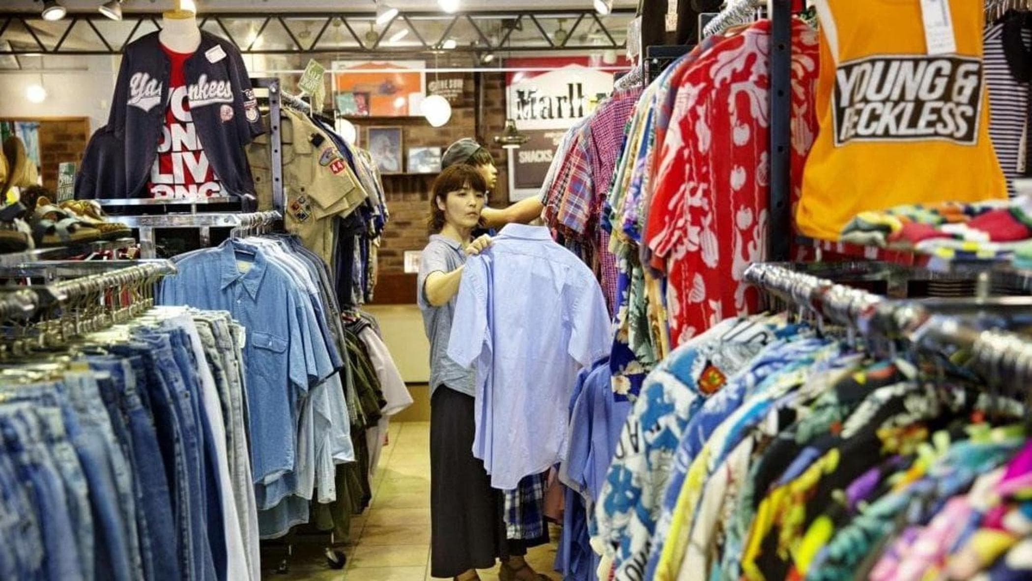 İkinci el kıyafet, piyasa çalışıyor ancak tekstil sektöründeki çalışma koşulları düşmanca olmaya devam ediyor