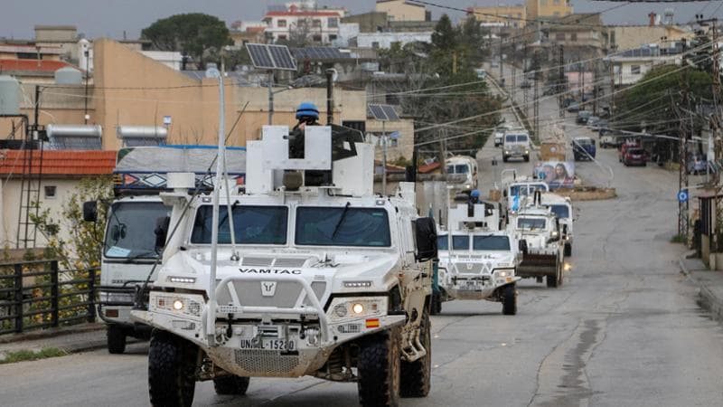 Libano, altro missile sull’Unifil colpita la base degli italiani: “Nessun ferito e lievi danni”