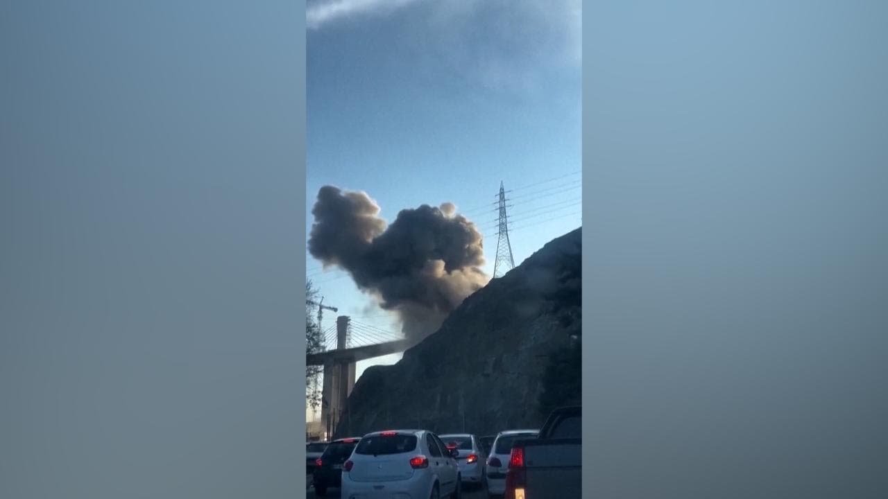 Iran, gli Usa e Israele attaccano le infrastrutture: colpiti un ponte autostradale e un porto