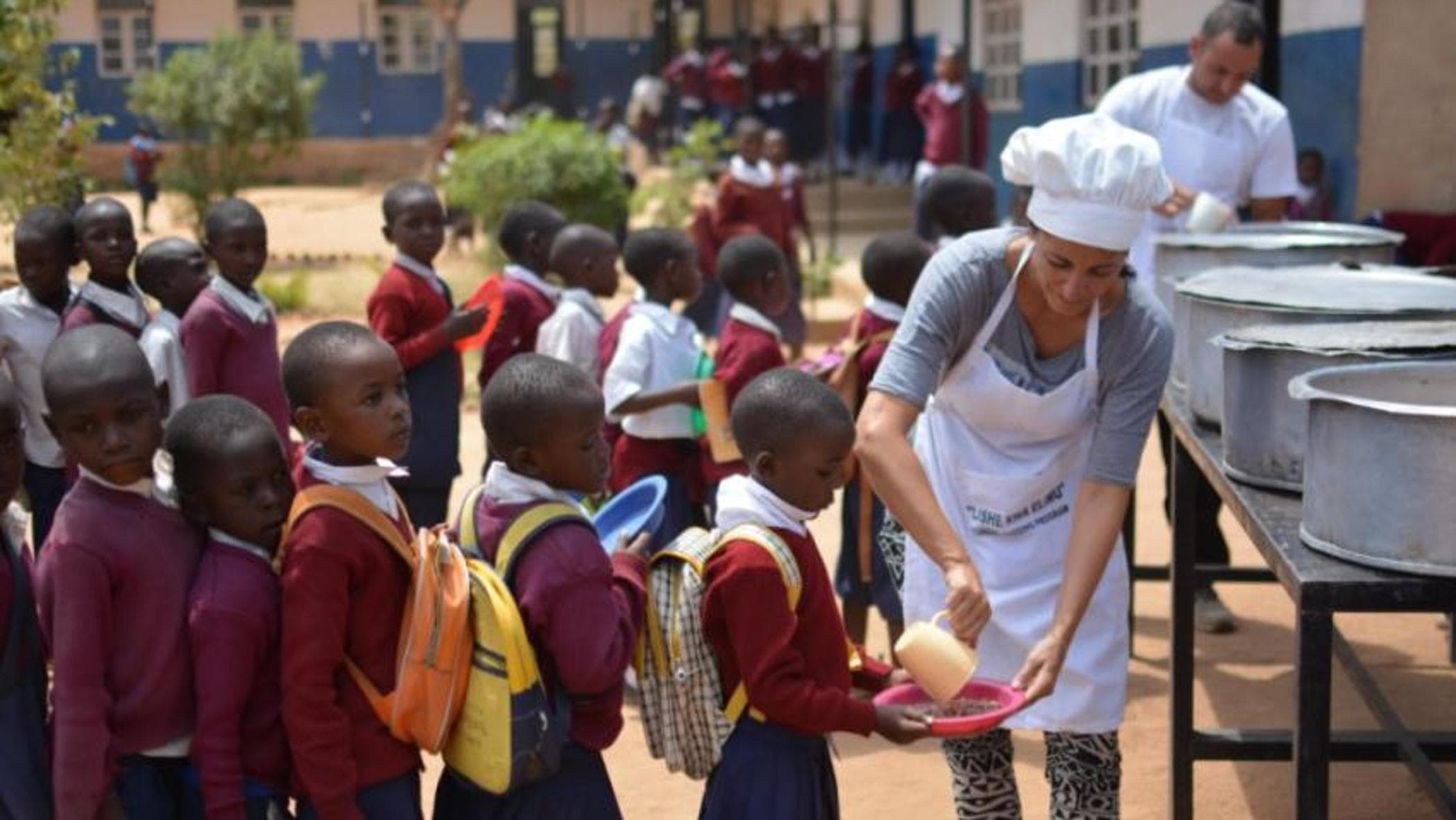 Askıya alınan yumurta, Fano bölgesindeki ailelere destek ve Tanzanya'daki aşevlerine yardım