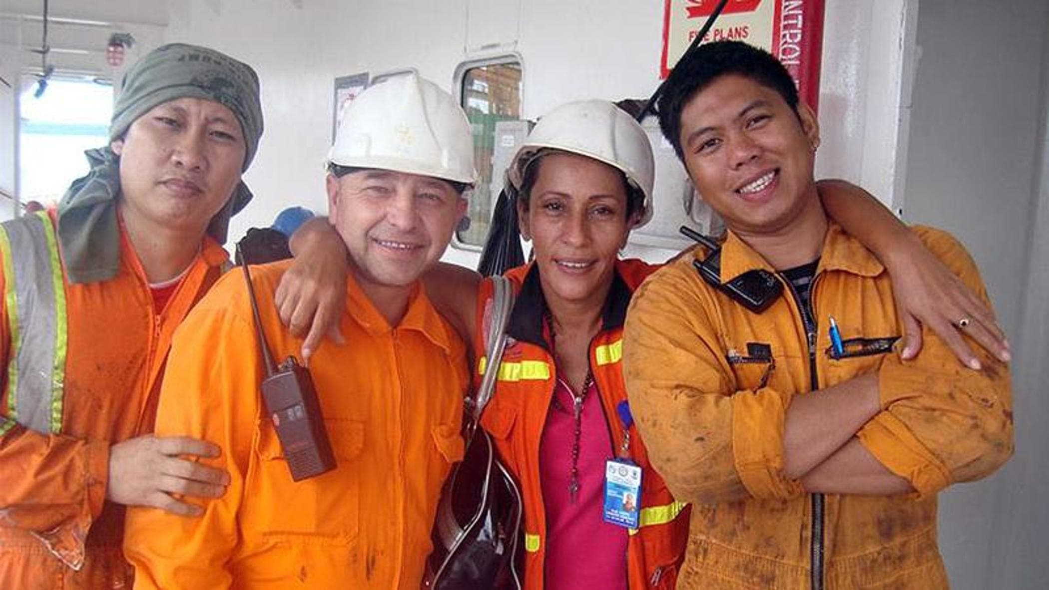 Savaşın bir diğer bedeli Filipinler: 20 bin denizci korumasız gemilerde mahsur kaldı