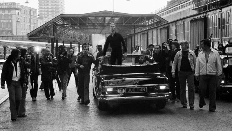 David Bowie a Londra: fu accusato di aver fatto il saluto romano. Getty Images