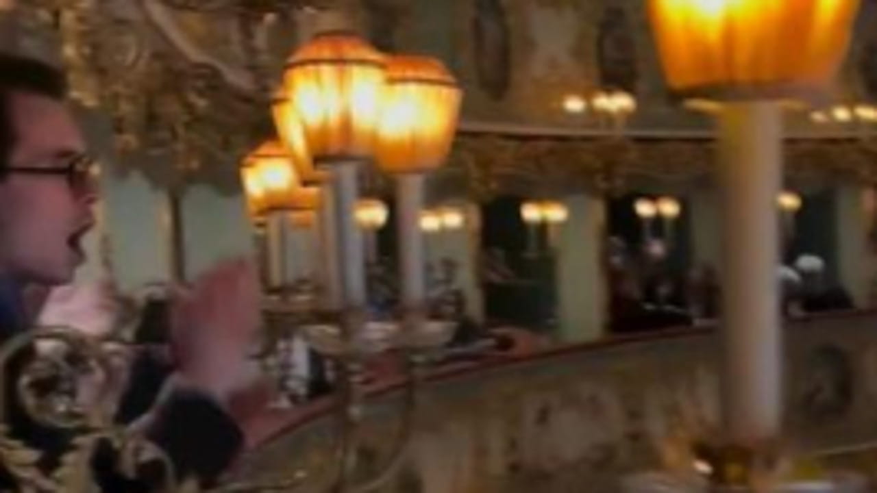 Venezia, il coro del pubblico della Fenice contro il sovrintendente: "Dimissioni! Dimissioni!"