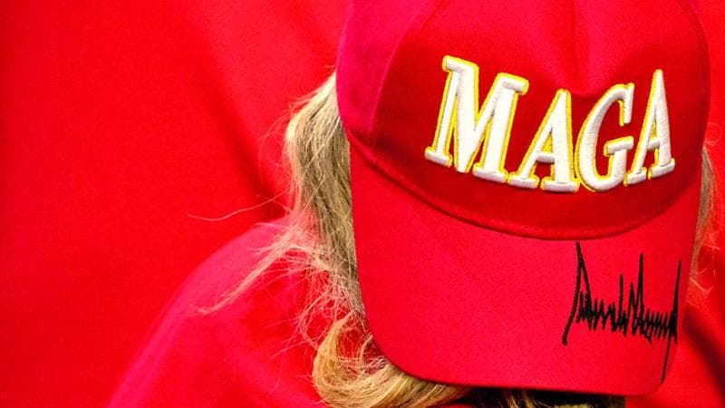 Il summit Maga con gli europei: “Vogliono proibire l’antifascismo”