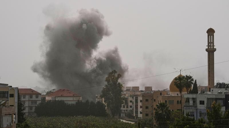 Guerra in Iran, le news di oggi. Trump: “Intesa o sarà l’inferno”. Ma sposta l’ultimatum a martedì
