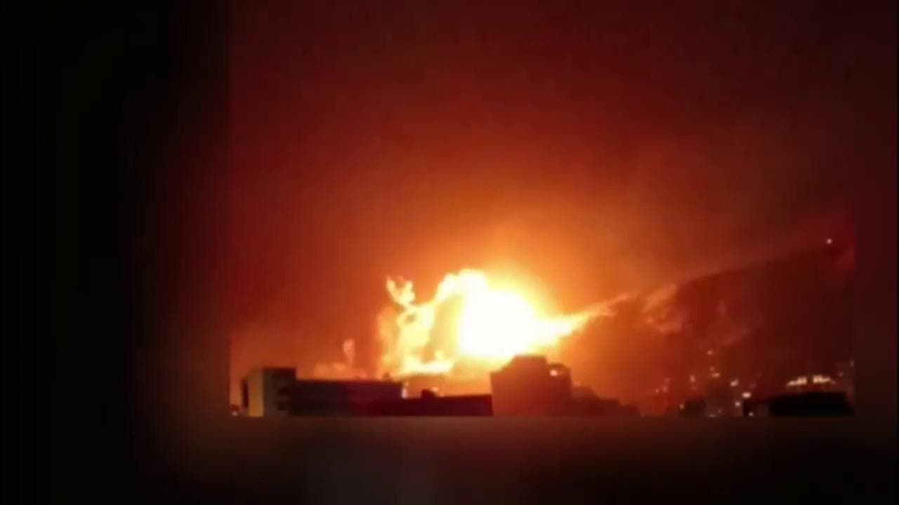 Iran, Trump pubblica video di bombardamento su Teheran: "Fatti fuori vertici militari e molto altro"