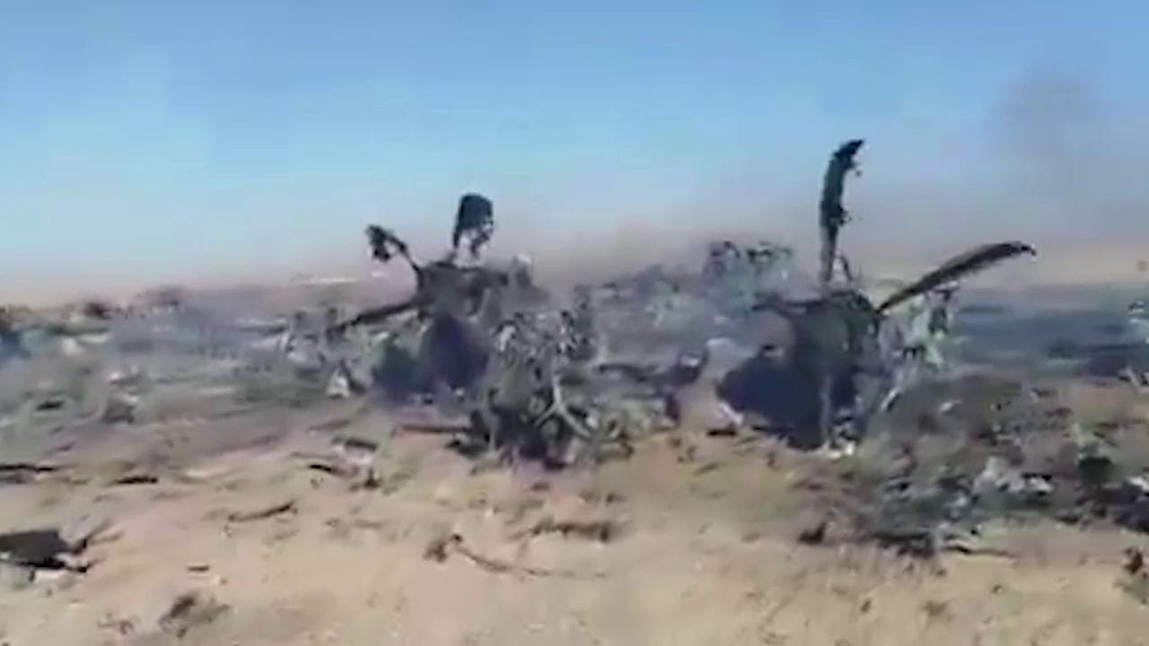 Iran, la tv di Stato: "Ecco i rottami degli aerei Usa impiegati per recuperare il militare disperso"