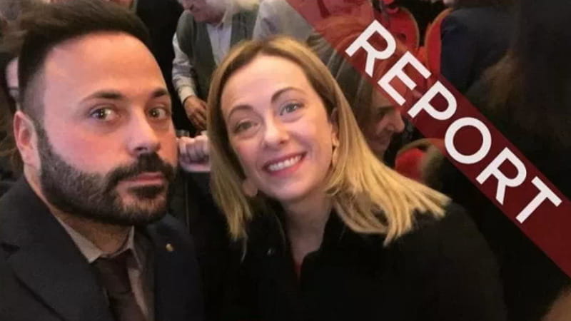 Anteprima: Meloni e la foto con il pentito: “Mio impegno contro la mafia cristallino”. Schlein: "Chi…