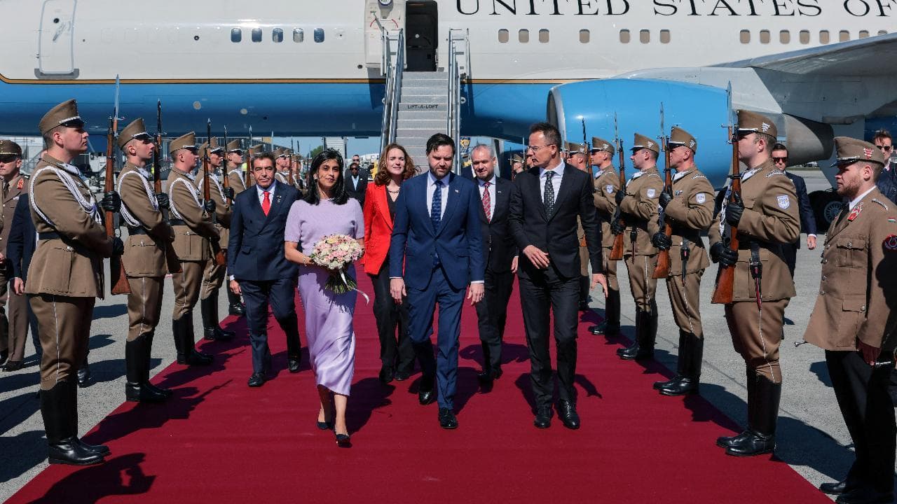 Vance a Budapest per Orbán: sostegno Usa a pochi giorni dal voto ungherese