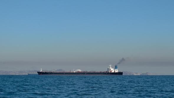 Energia, la lezione di Hormuz: fossili fragili, alternative già pronte