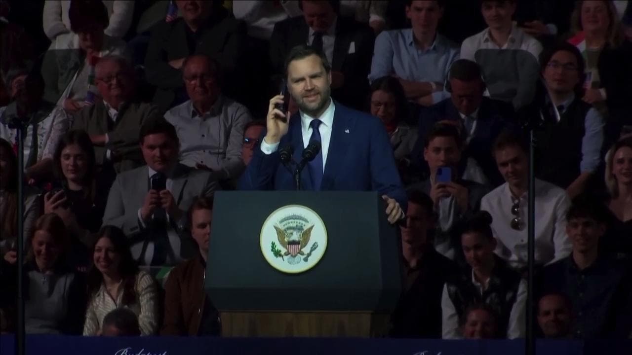 Budapest, Vance chiama Trump dal palco del comizio ma risponde la segreteria telefonica