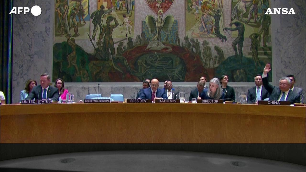 Guerra in Iran, Cina e Russia bloccano la risoluzione Onu sullo sblocco dello Stretto di Hormuz