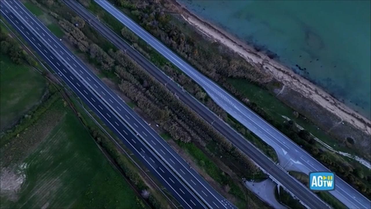 Frana in Molise, le immagini della A14 deserta dopo la chiusura per danni strutturali