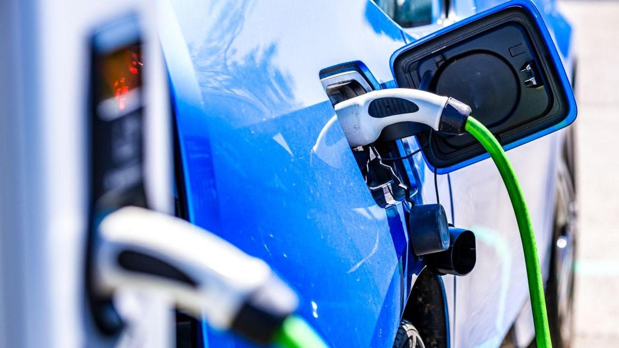 Elektrikli arabalar, belki de oradayız: Roland Berger'e göre 2040'tan itibaren Avrupa'ya hakim olacaklar. İşte nedeni