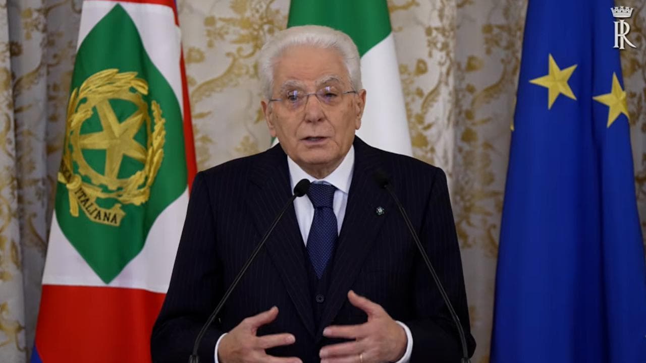 Mattarella: "Le forze dell'ordine punto di tranquillità in un momento di conflitti e tensioni"