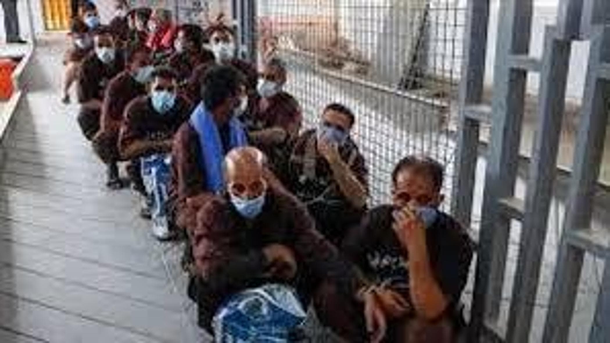 İran'da binlerce mahkum işkence ve hava saldırıları nedeniyle hapishanelerde mahsur kaldı