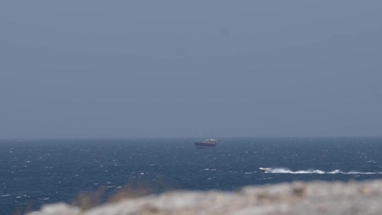 Riapre lo stretto di Hormuz: le prime navi che solcano il mare dopo l'accordo Usa-Iran