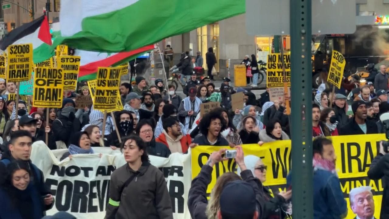 New York: in piazza contro la guerra in Iran e gli attacchi israeliani in Libano e a Gaza
