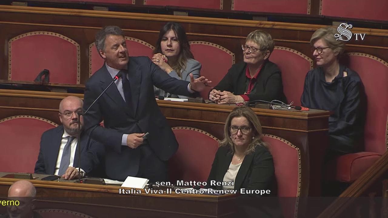 Renzi contro i senatori di maggioranza: "Colleghi battimani, non vi hanno fatto portare emendamenti"