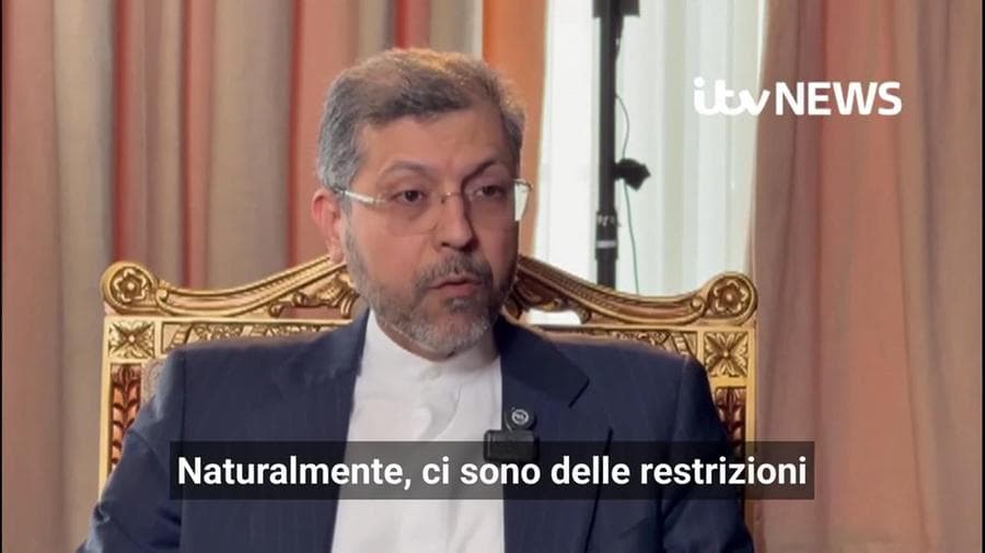 Iran, il viceministro degli Esteri: "Stretto di Hormuz aperto ma le navi devono coordinarsi con noi"