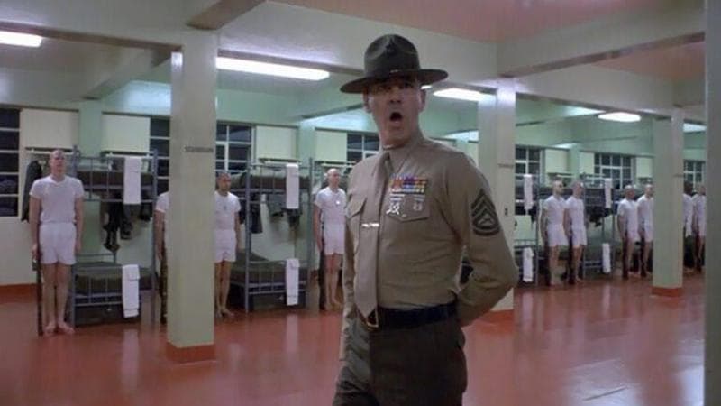 Una scena dal film "Full Metal Jacket"
