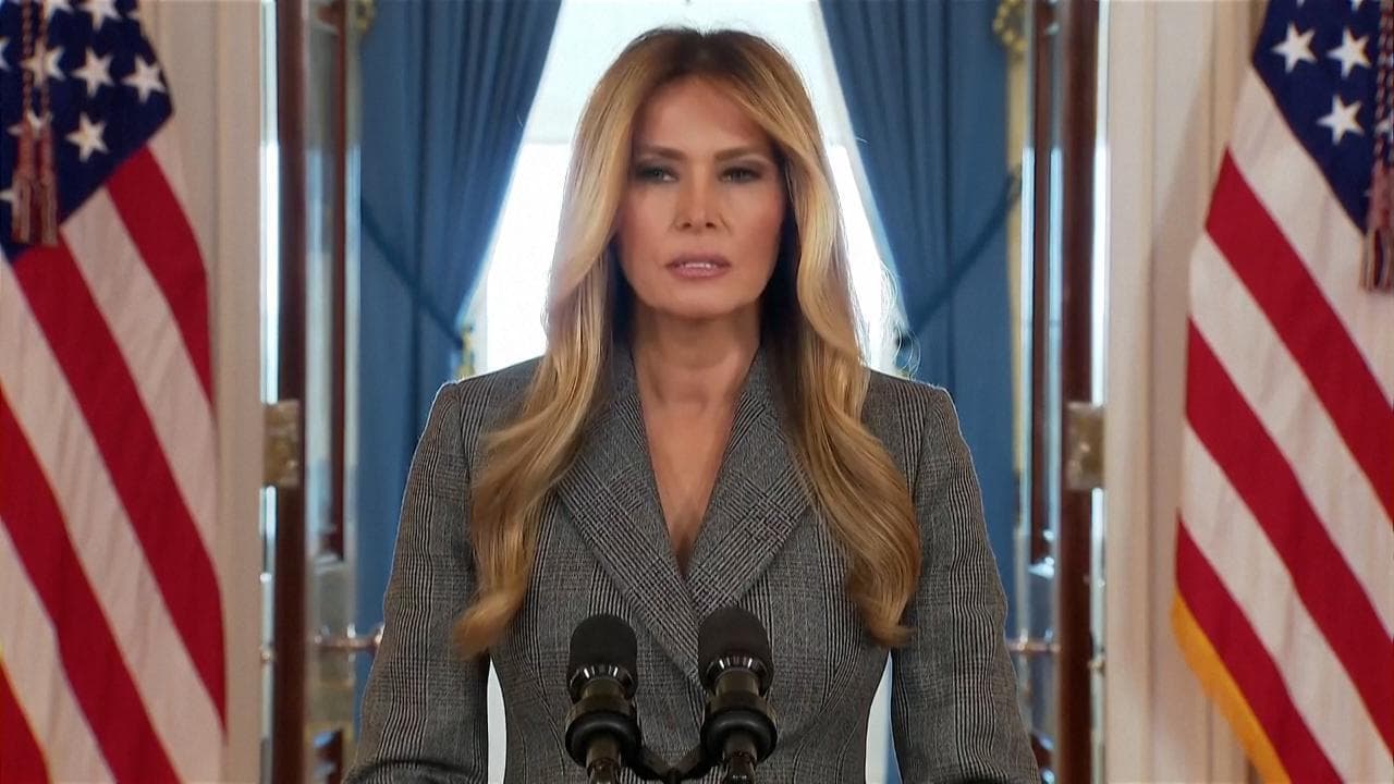 Epstein, lo sfogo di Melania Trump dalla Casa Bianca: "Bugie e insinuazioni devono finire"