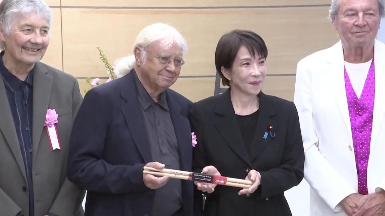 Giappone, la premier Takaichi riceve i Deep Purple e omaggia Ian Paice: "Sei il mio Dio"
