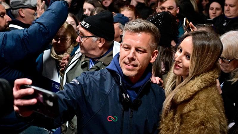 “Voglio un Paese europeista”. In Ungheria Magyar insegue il trionfo nonostante le accuse della ex